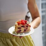 Летний Наполеон с ягодами